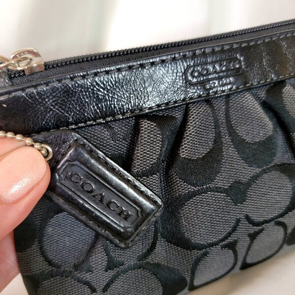 Coach Signature Black Zip Wristlet NWOT, Retails: $230 - Picture 3 of 8